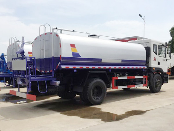 東風153綠化灑水車