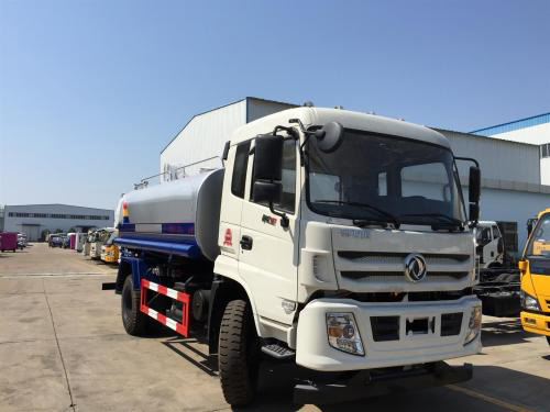 東風御虎灑水車