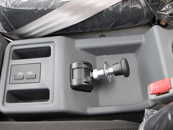 國六大多利卡 9.2噸灑水車