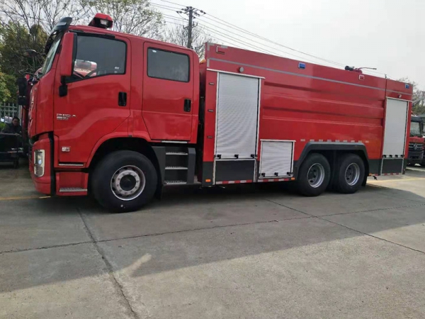 國六五十鈴后雙橋泡沫消防車16噸