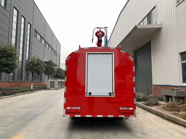 東風凱普特消防灑水車7噸