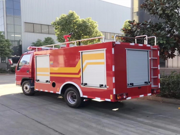 小型福田2噸消防灑水車