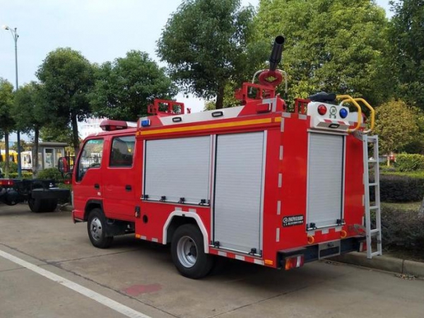 慶鈴小型消防車1.5噸水罐消防車